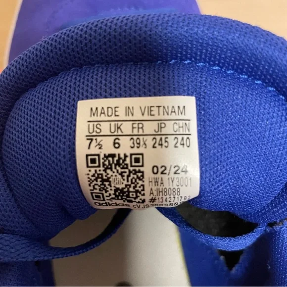 Adidas Women's Sneakers in Blue and White - Picture 6 of 6